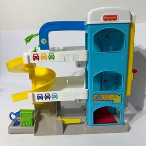 Fisher-Price Little People Helpful Neighbor's Garage